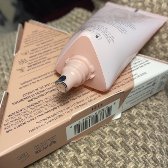 L.us matte bronzer and primer - Picture 6 of 8